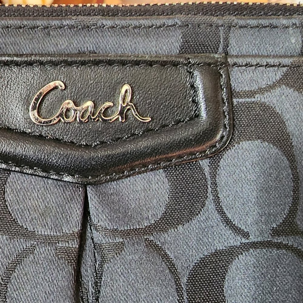 Coach F48091 Ashley Black Signature Zippy Wristlet Wallet - Picture 6 of 14
